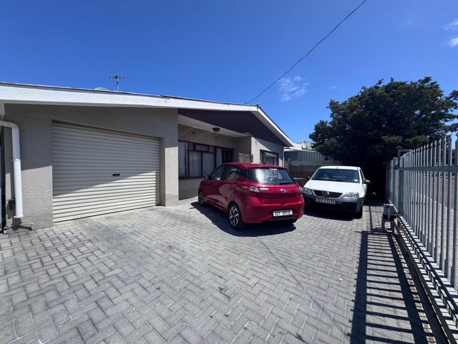 To Let 3 Bedroom Property for Rent in Strand North Western Cape